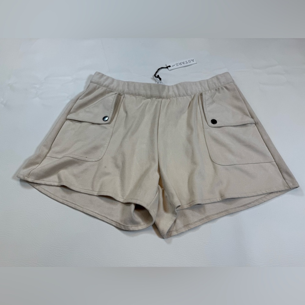 NWT Astars vegan suede khaki shorts women’s large pockets (bin Q)